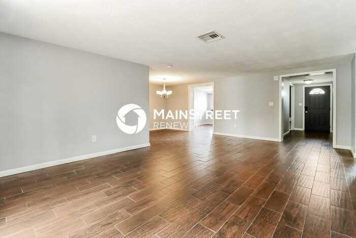 3730 Sablewood Dr - Photo 4 of 16