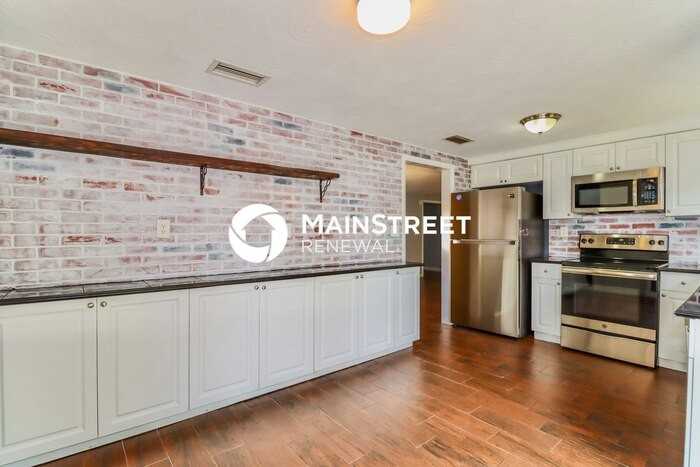 3730 Sablewood Dr - Photo 6 of 16