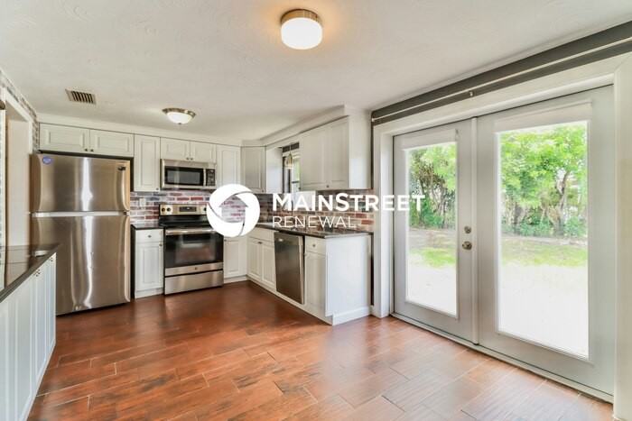 3730 Sablewood Dr - Photo 7 of 16