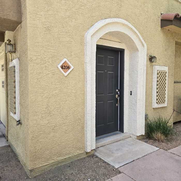 601 Menaul Blvd Ne #4206 - Photo 2 of 25