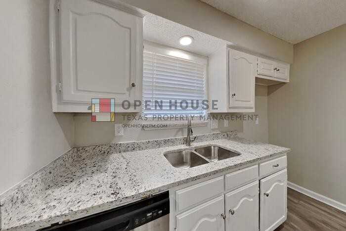 3912 Missouri St - Photo 5 of 21