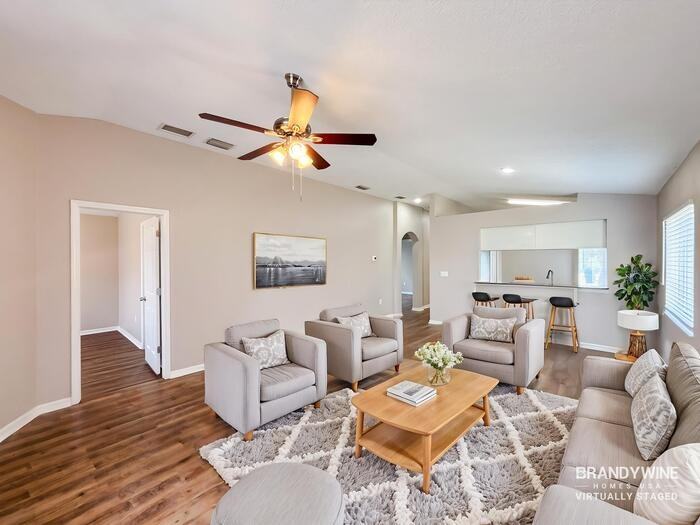 11750 Lynmoor Dr - Photo 3 of 20