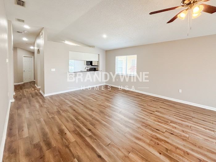 11750 Lynmoor Dr - Photo 5 of 20