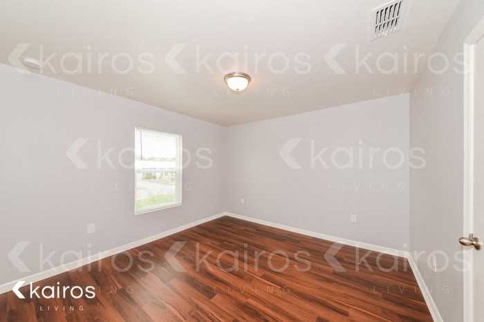 433 Church Ave Nw - Photo 7 of 17