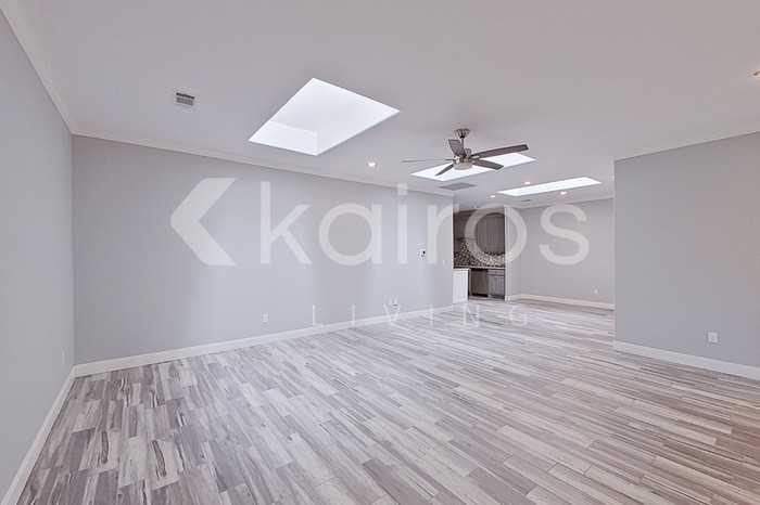 7313 Mosley St - Photo 2 of 21