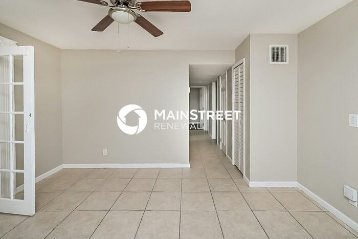 4317 W Bay Ave - Photo 3 of 16