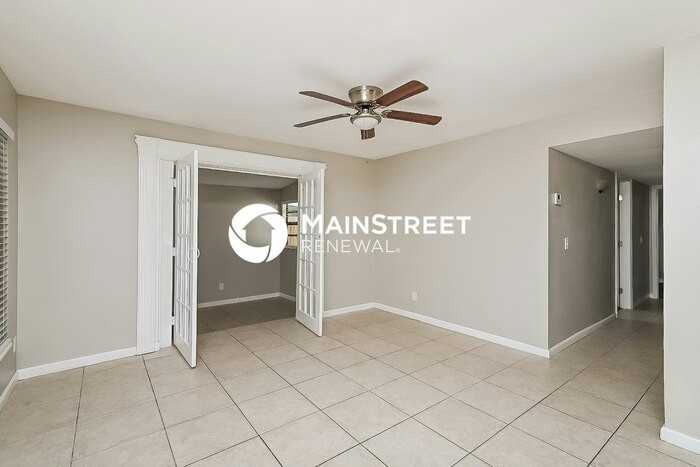 4317 W Bay Ave - Photo 4 of 16
