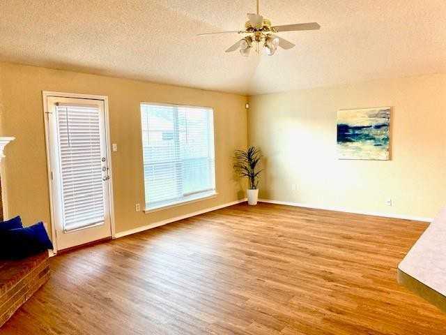544 Marybeth Dr - Photo 3 of 10