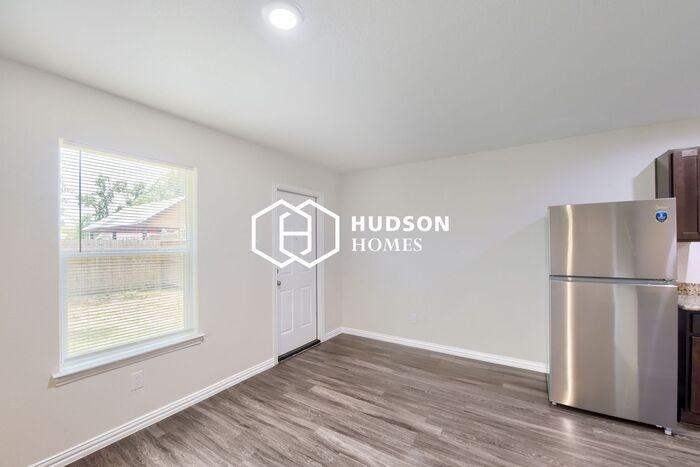 5910 Mayle St - Photo 6 of 14