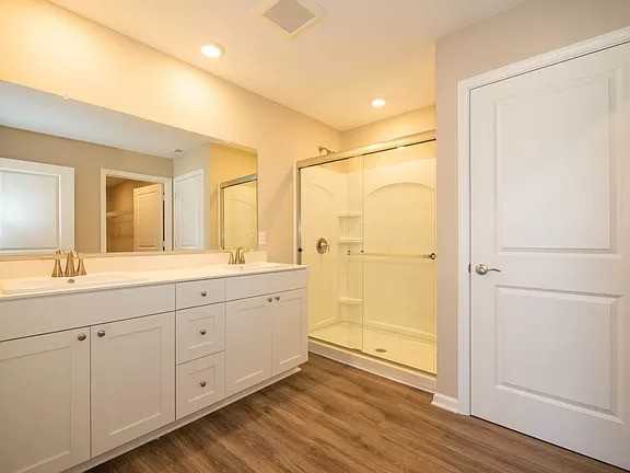 901 Lotus Dr - Photo 6 of 18