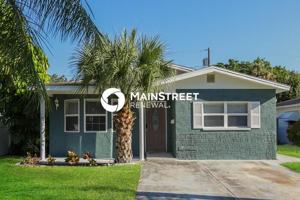 featured image of 1833 Shore Acres Blvd Ne