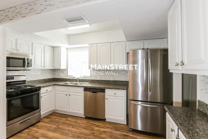 1833 Shore Acres Blvd Ne - Photo 3 of 16