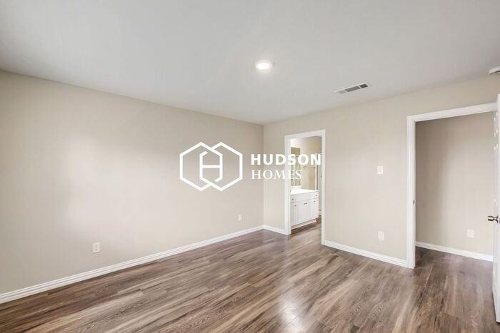 7116 Bywood St - Photo 7 of 14