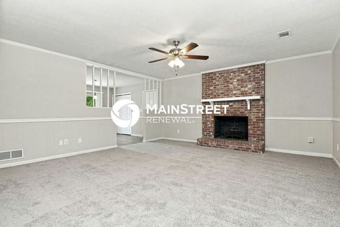 795 Cedar Lake Dr Se - Photo 4 of 15