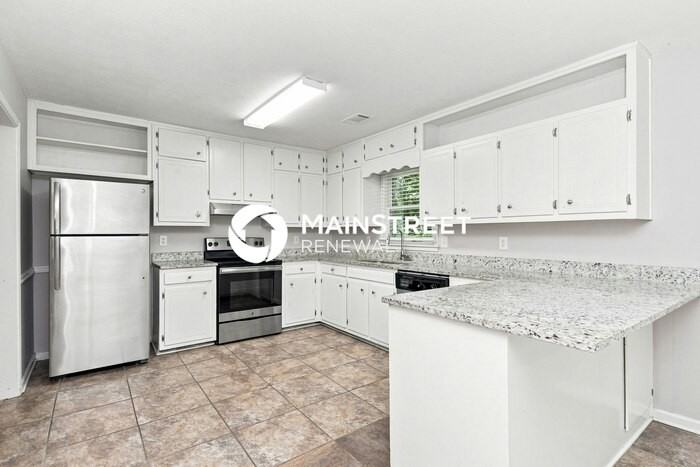 795 Cedar Lake Dr Se - Photo 6 of 15