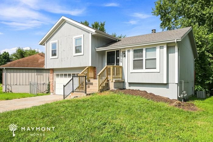 10738 Stark Ave - Photo 6 of 17