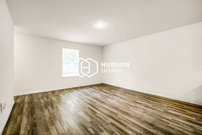 2912 Walnut St - Photo 3 of 14