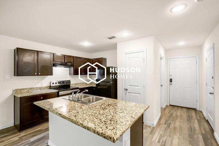2912 Walnut St - Photo 6 of 14