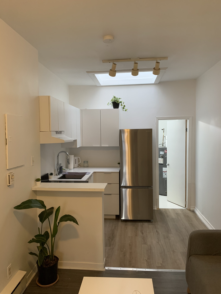 758 Bathurst Street #3 - Photo 4 of 6