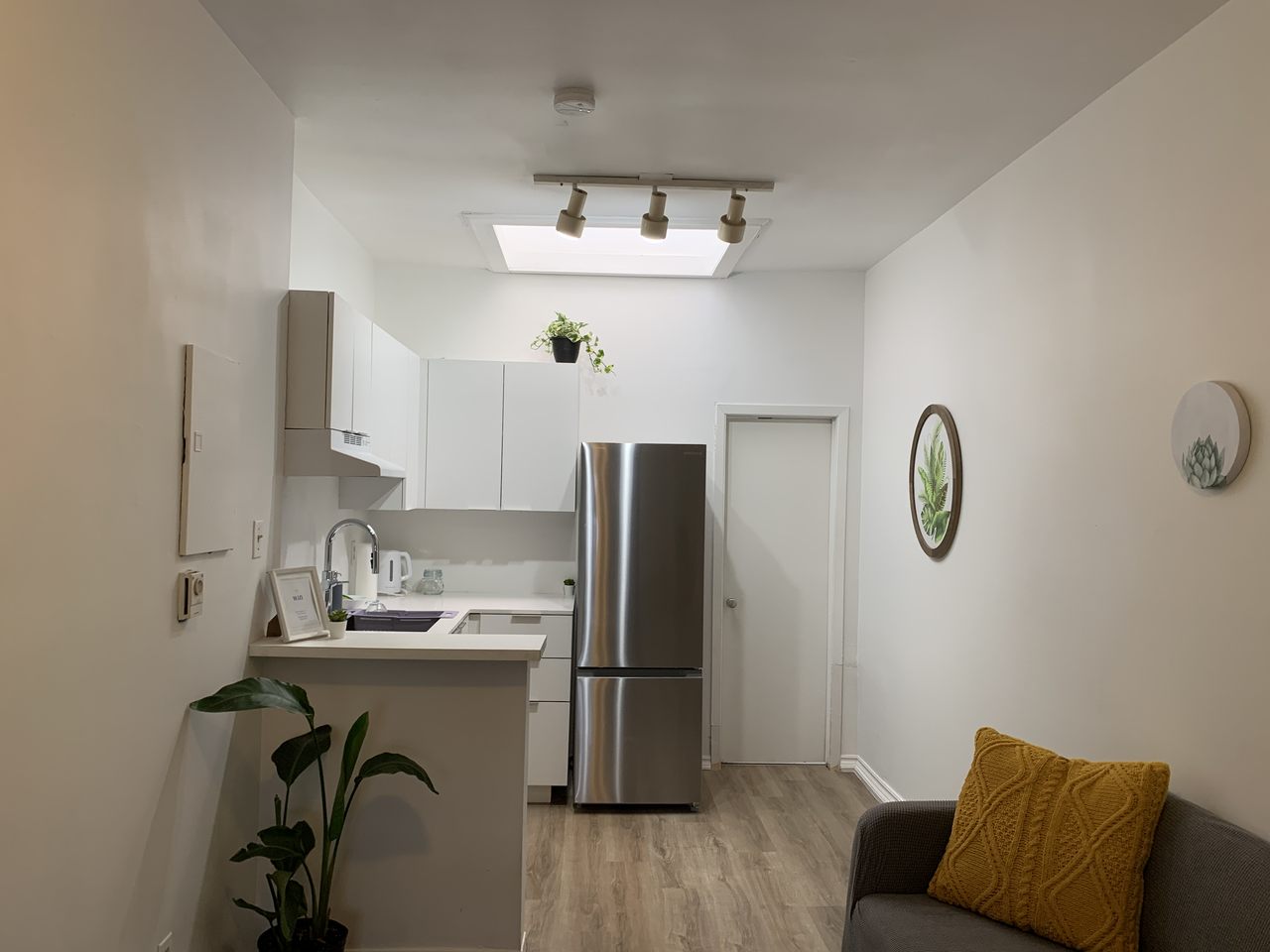 758 Bathurst Street #3 - Photo 2 of 6