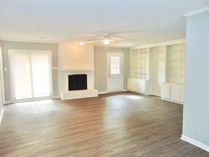 5958 Lake Trace Cir - Photo 2 of 17