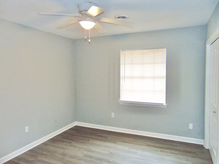 5958 Lake Trace Cir - Photo 6 of 17
