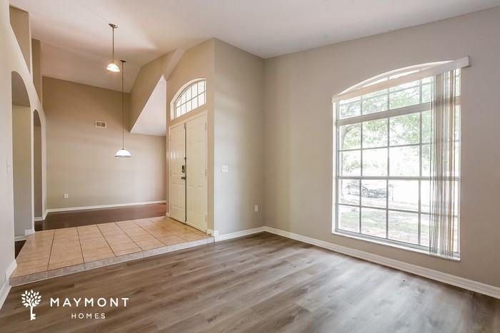 2398 Cory Ct - Photo 5 of 12