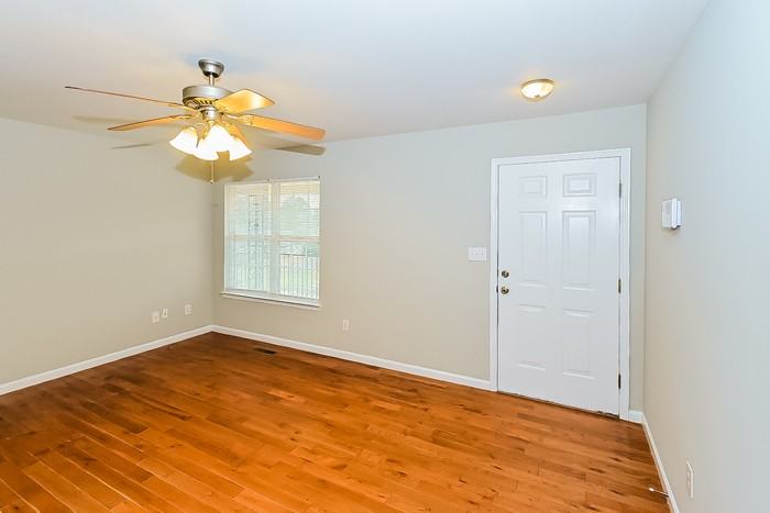 235 Sunrise Dr - Photo 2 of 10