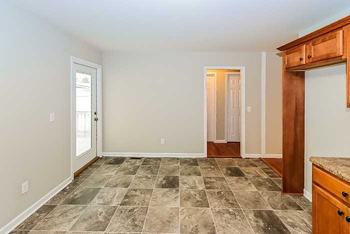 235 Sunrise Dr - Photo 3 of 10