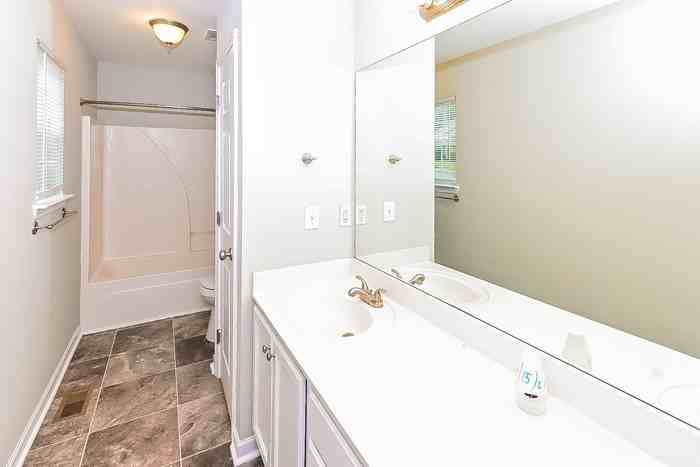 235 Sunrise Dr - Photo 6 of 10