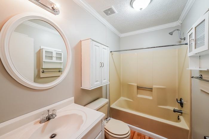 356 Lakeshore Cir - Photo 5 of 10