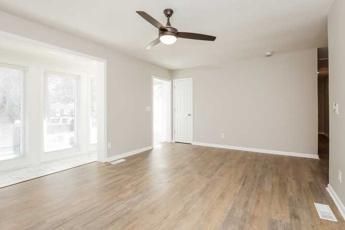3310 Jules Dr - Photo 4 of 11