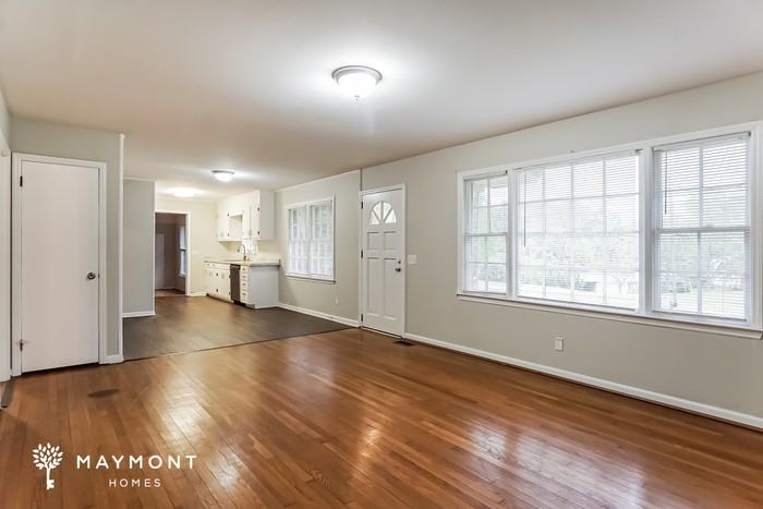 14347 Ashborough Dr - Photo 2 of 12