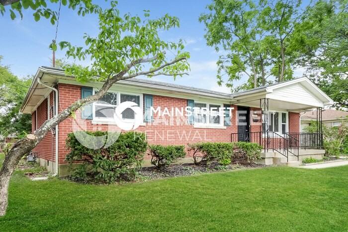 2242 Thistledawn Dr - Photo 2 of 15