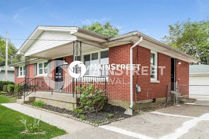 2242 Thistledawn Dr - Photo 3 of 15