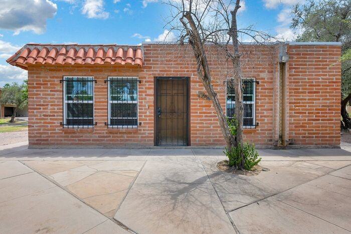 6626 E Calle La Paz - Photo 2 of 17