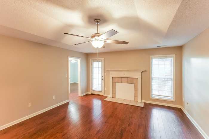 112 Hayloft Ct - Photo 3 of 10