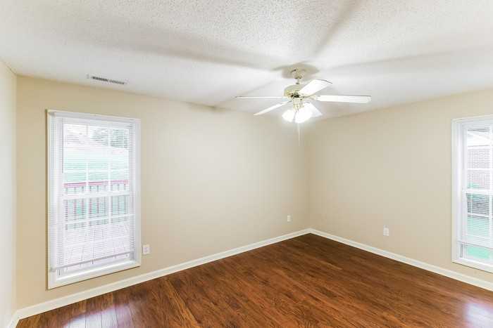 112 Hayloft Ct - Photo 4 of 10