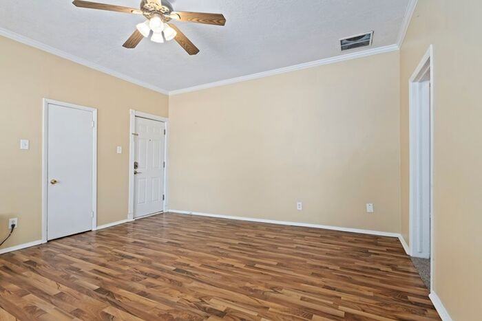 2199 S 300 E #5 - Photo 4 of 21