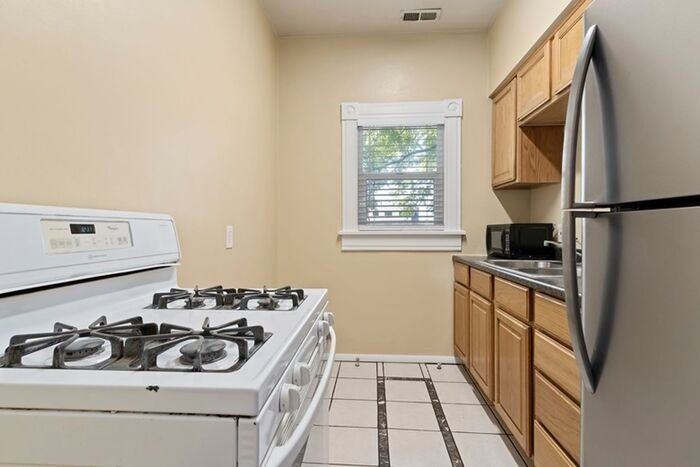 2199 S 300 E #5 - Photo 6 of 21