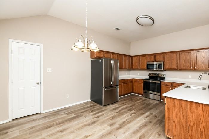 420 Heritage Dr - Photo 6 of 16