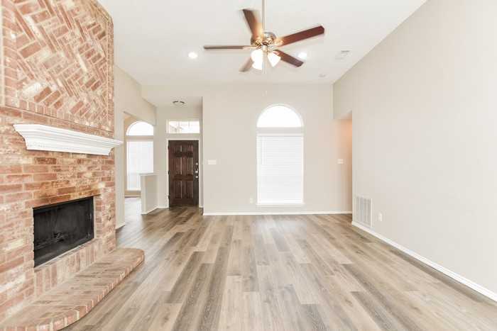 2317 Homestead Dr - Photo 4 of 16