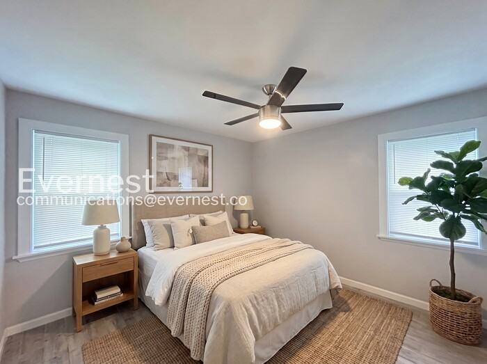 1408 Lyle Ave #A - Photo 3 of 21