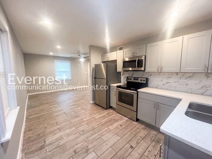 1408 Lyle Ave #A - Photo 5 of 21