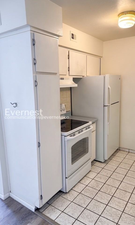 461 W Yucca Ct #312 - Photo 3 of 19