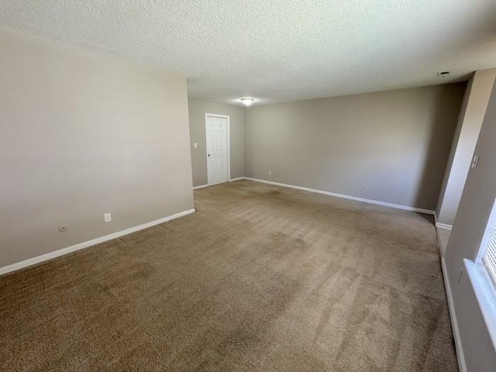 5404 Grand Lake Cres - Photo 7 of 32