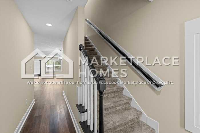 122 Downsbury Rd - Photo 7 of 37