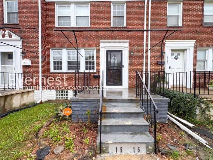 1515 Tunlaw Rd - Photo 2 of 28