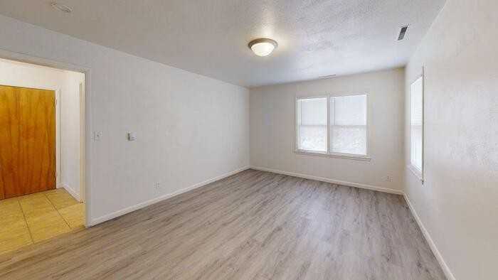 610 9th St Nw #6 - Photo 3 of 8