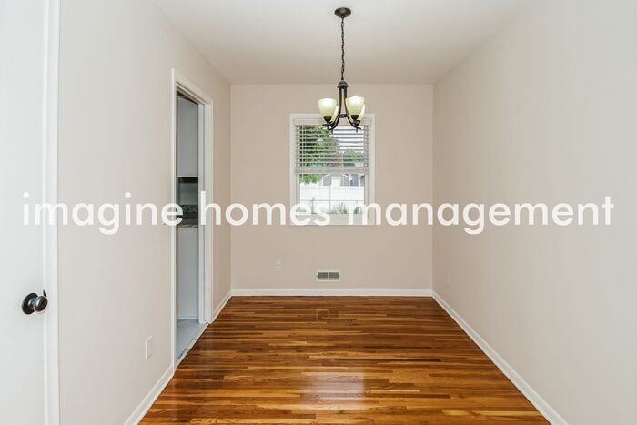 109 105th Ave Ne - Photo 5 of 16
